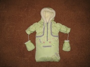 Новенький конвертик на овчинке для новородженого и курточка с комбинезоном для годовалого карапуза